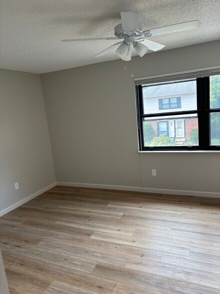 Building Photo - 2356 Hidden Meadow Ln