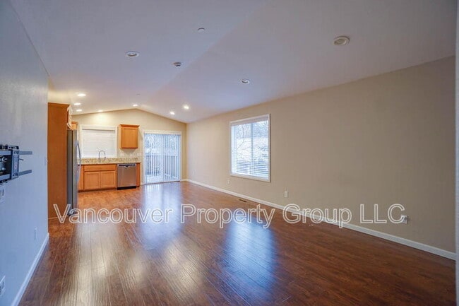 Building Photo - 1114 Division St