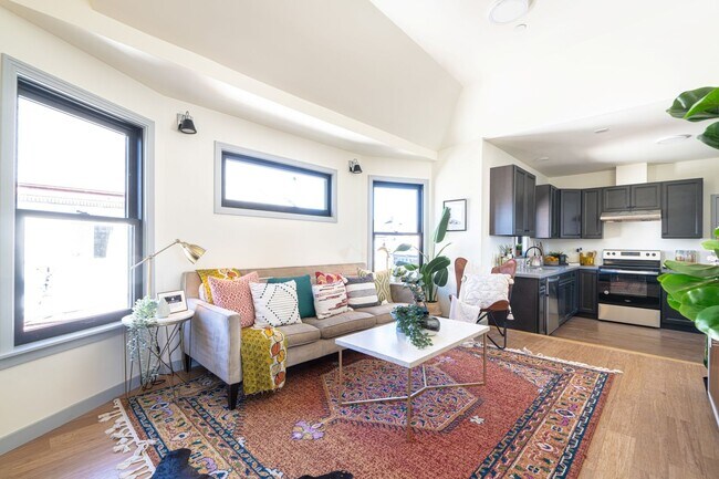 Building Photo - Please call Shami at (415) 225-2543 to sch...