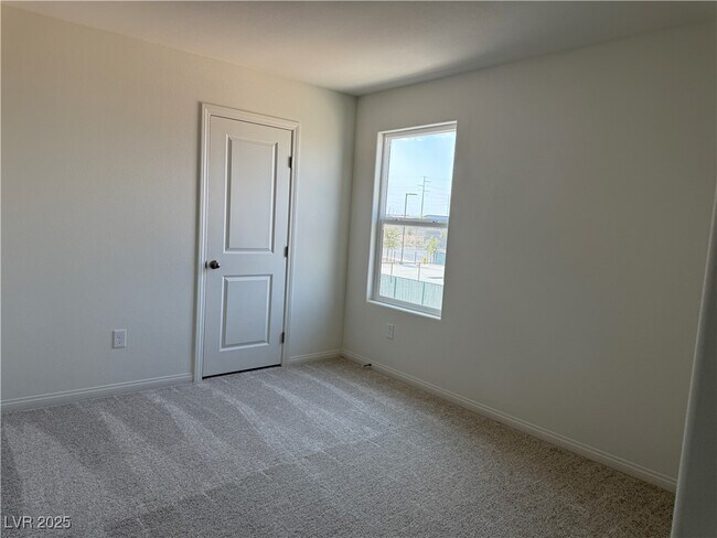 Building Photo - 9997 River Corral St