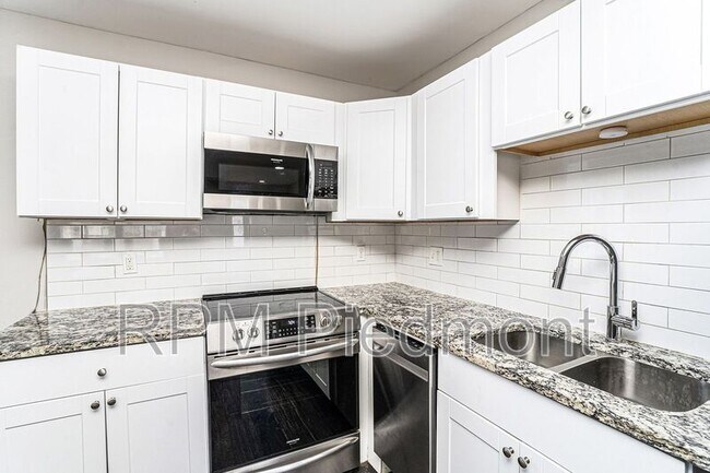 Building Photo - 1343 Lynford Dr SW