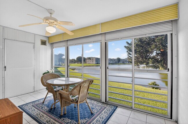 Building Photo - 2035 Ainslie C