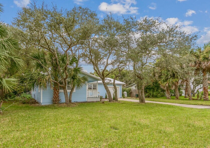 Building Photo - 5379 4th St