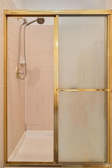 Building Photo - 3500 Crownridge Dr