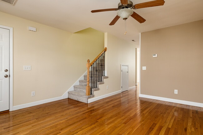 Building Photo - 202 Clover Ct