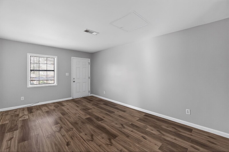 Building Photo - 3681 Lynn Dr