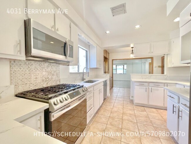 Building Photo - Newly remodeled two story 3 Bed + 2 Bath H...