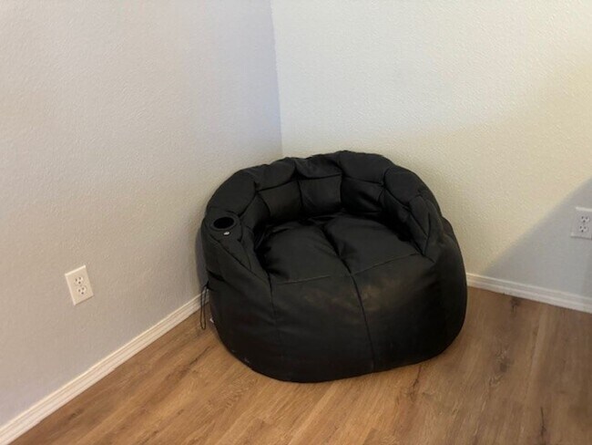 Building Photo - 3BR WINTER Vacation Home with Utilities Incl & RV PAD & Hookups, AVAILABLE 11-19-25