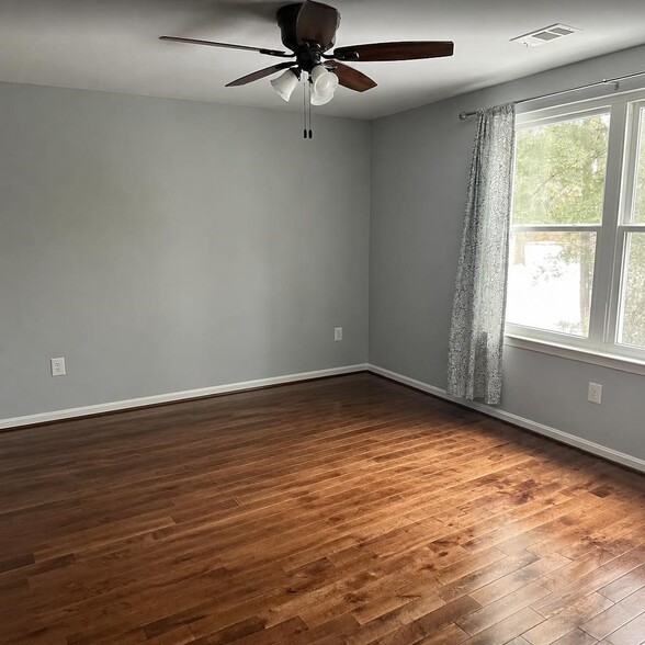 Master Bedroom - 10024 Vanderbilt Cir