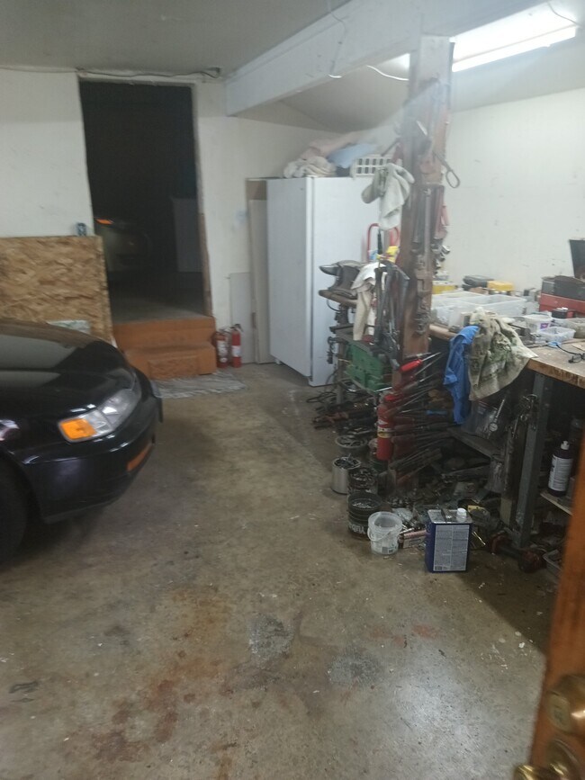 Building Photo - 14905 Cascadian Way