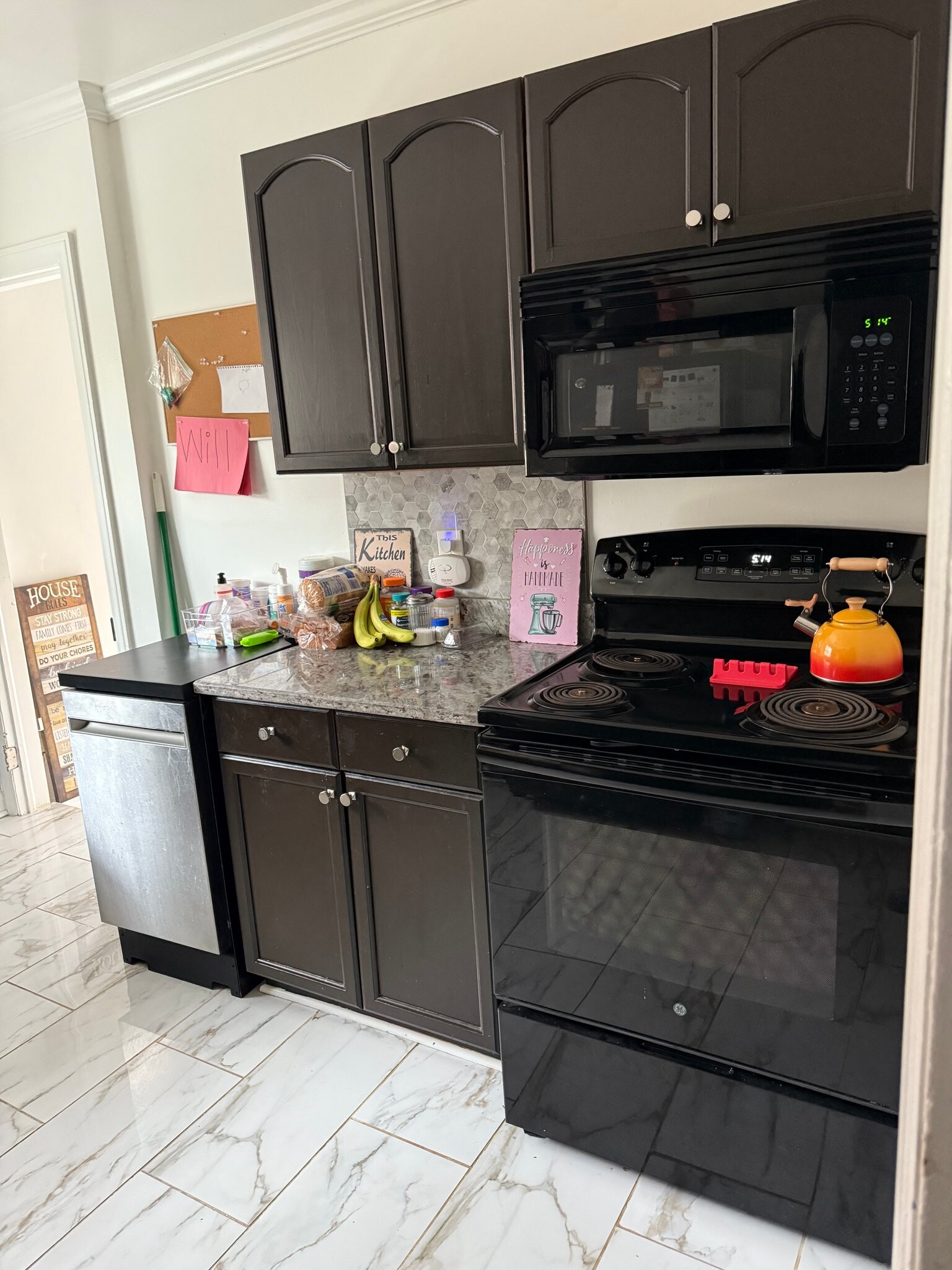 Building Photo - 18506 Snowden St