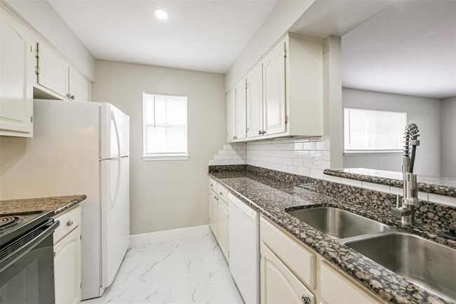 Building Photo - 847 Wax Myrtle Ln
