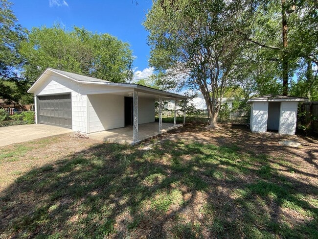 Building Photo - 3BED/2BATH HOUSE FOR RENT AVAILABLE NOW! *...
