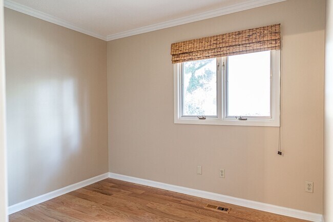 Building Photo - 285 Sugar Gum Ln