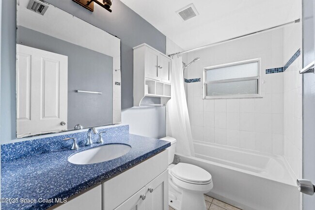 Building Photo - 1565 Venus St