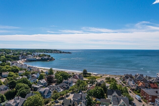 Building Photo - 18 St Clair St