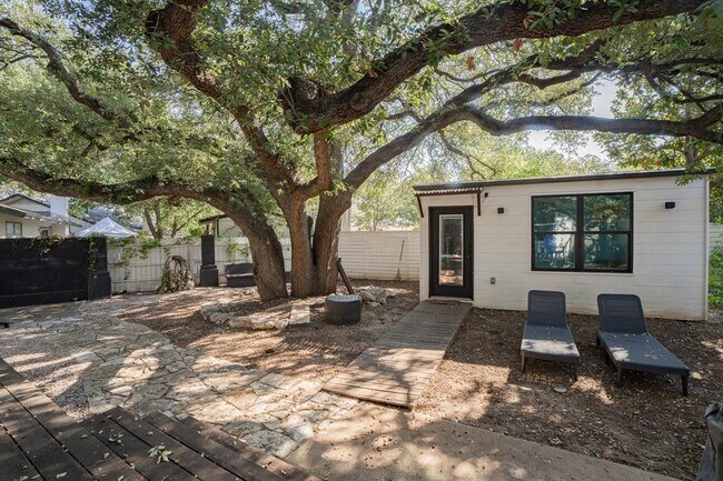 Building Photo - 12225 Wallingstone Ln