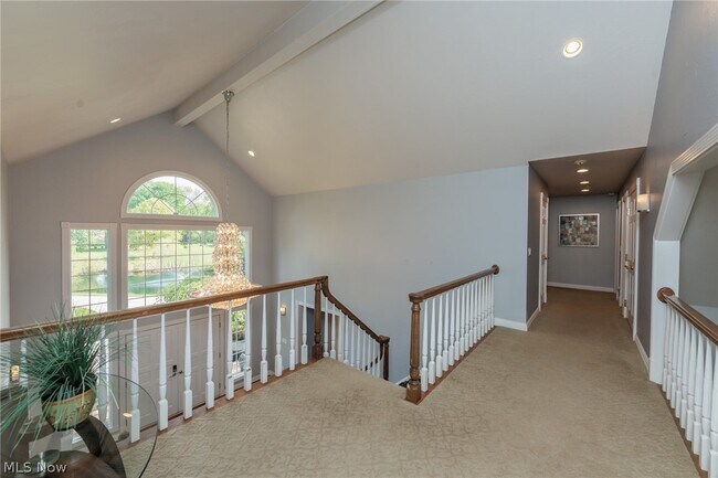 Building Photo - 30 Cableknoll Ln