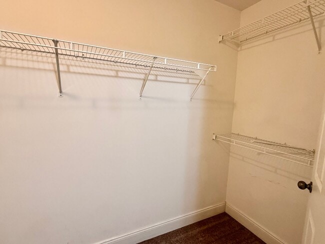 Building Photo - 2 bed, 2 bath townhome in Hoover