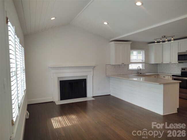 Building Photo - 5121 Kistler Ave