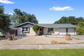 Building Photo - 7015 Forest Pine St