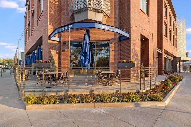 Building Photo - 1800 W Mulberry St