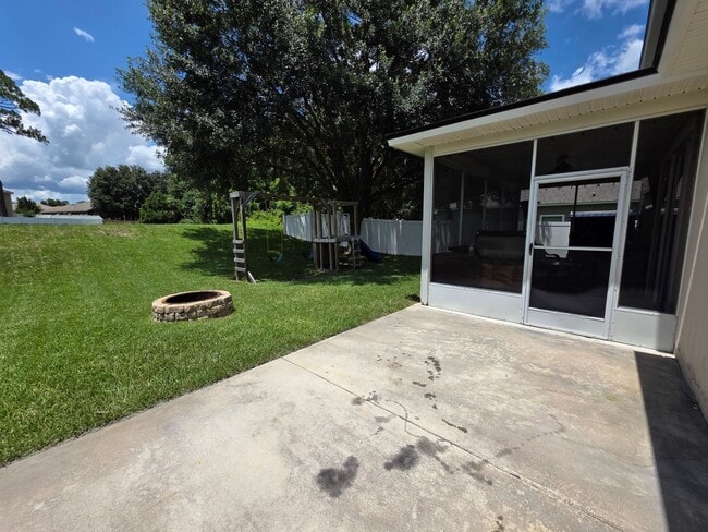 Building Photo - Large Home On Cul-De-Sac!