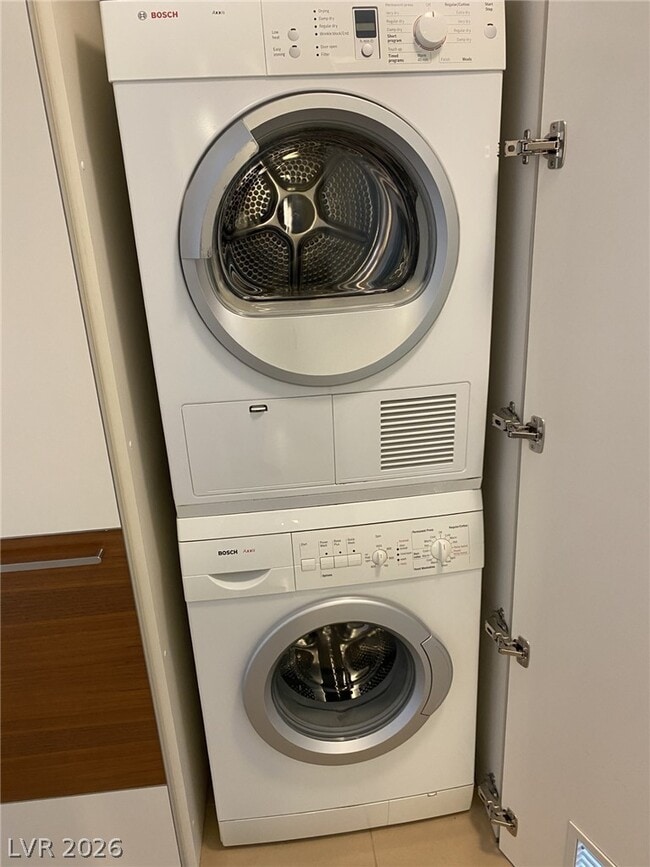 Building Photo - 3726 S Las Vegas Blvd