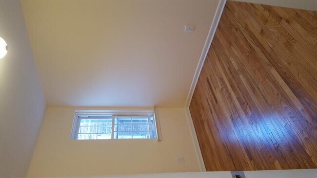 Building Photo - 533 N 33rd St