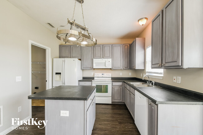 Building Photo - 8728 N Springview Dr