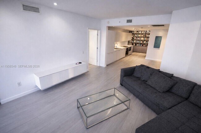 Building Photo - 501 NE 31st St