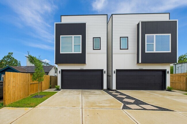 Primary Photo - 6734 Lozier St