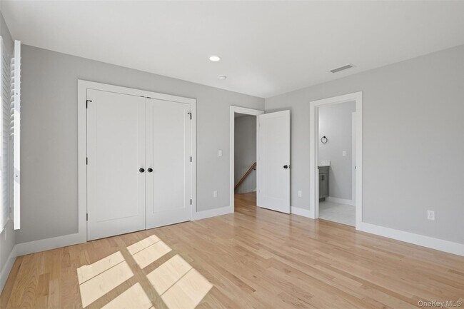 Building Photo - 112 Pine Grove Rd
