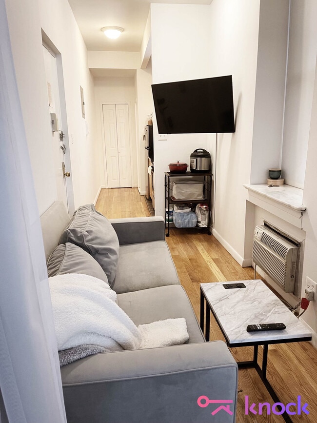 Building Photo - 246 W 22nd St