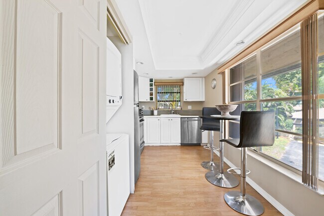 Building Photo - 13771 Via Aurora