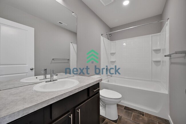 Building Photo - Spacious 4-Bedroom Retreat with 3.5 Baths in Beautiful Bothell – Your Ideal Home Awaits!