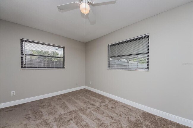 Building Photo - 5116 N Woodcrest Dr