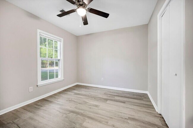 Building Photo - 313 Friarsgate Blvd