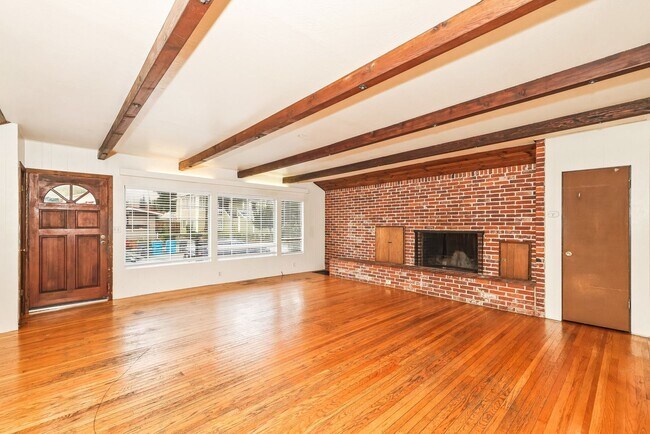Building Photo - 420CARRILLOSTREET
