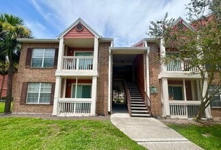 Building Photo - 1 Bed/1 Bath Apartment in Community with G...