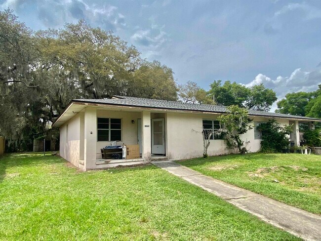 Building Photo - 3715 Bluff Ln