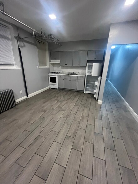 Primary Photo - 68 Elmwood Ave