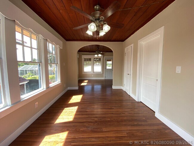Building Photo - 203 Foresteria Dr