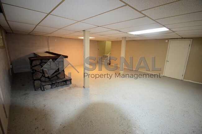 Building Photo - 4001 6th Ave