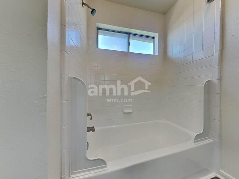 Building Photo - 6550 Garden Trail Ct