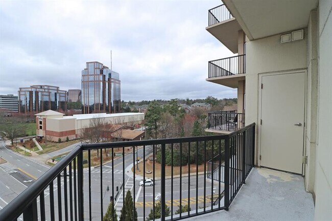 Building Photo - 4561 Olde Perimeter Way