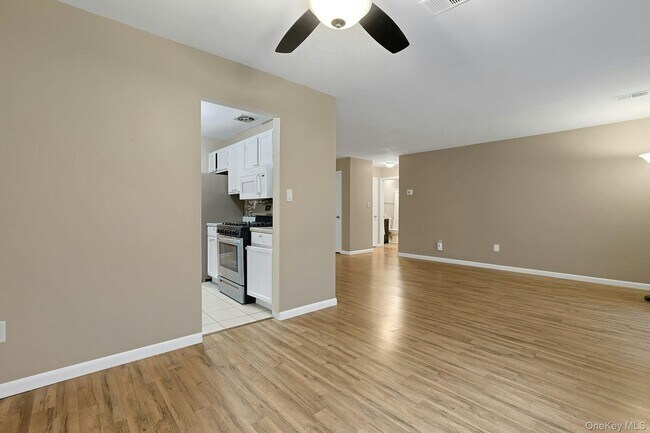 Building Photo - 214 Kennedy Dr