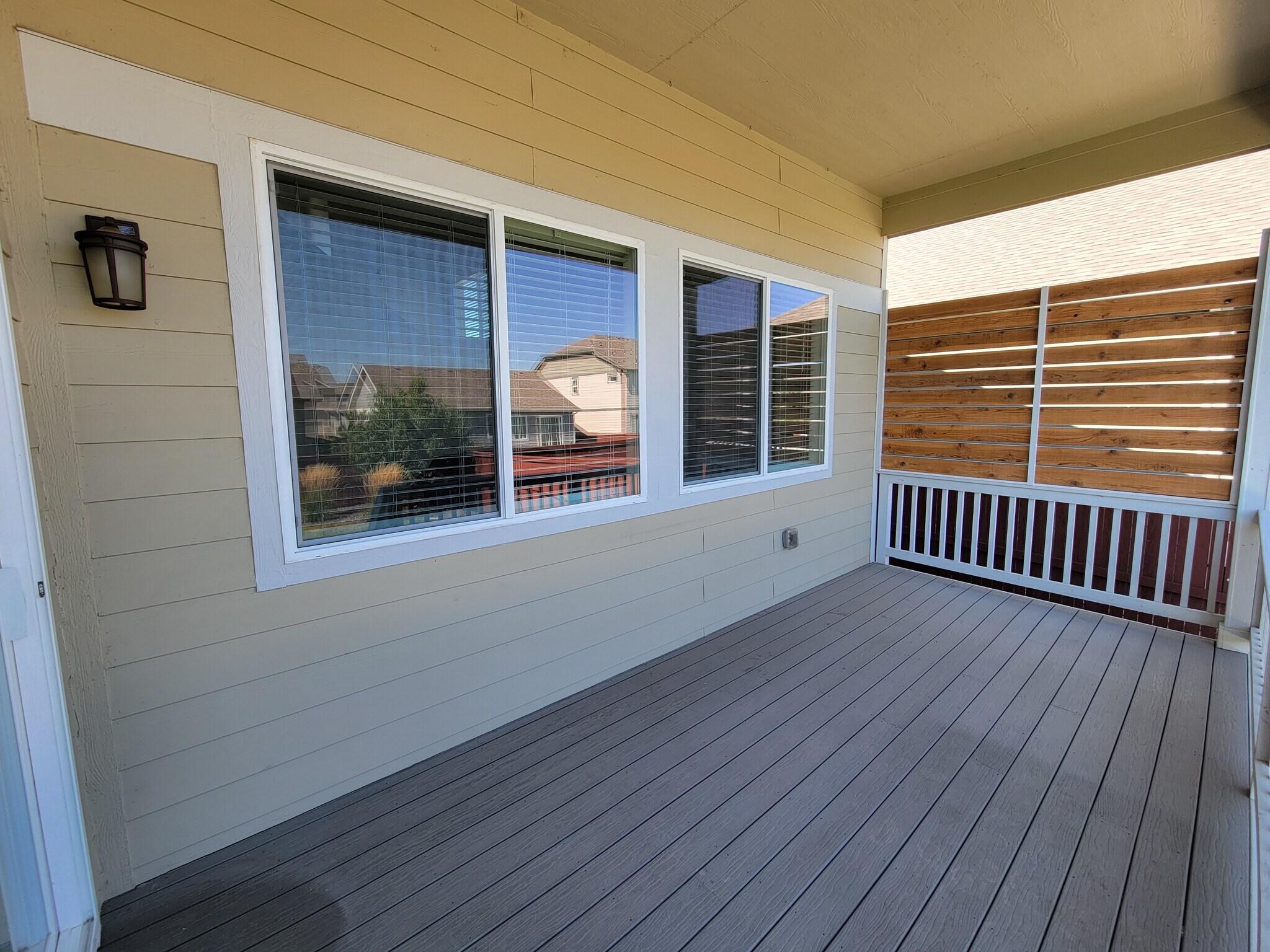 Building Photo - 2067 Moon Rise Dr