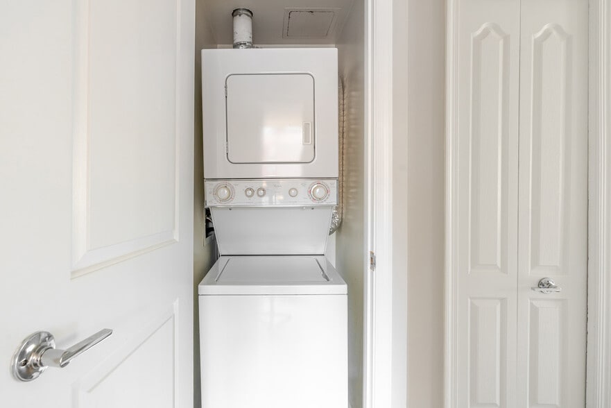 Building Photo - 2140 L St NW