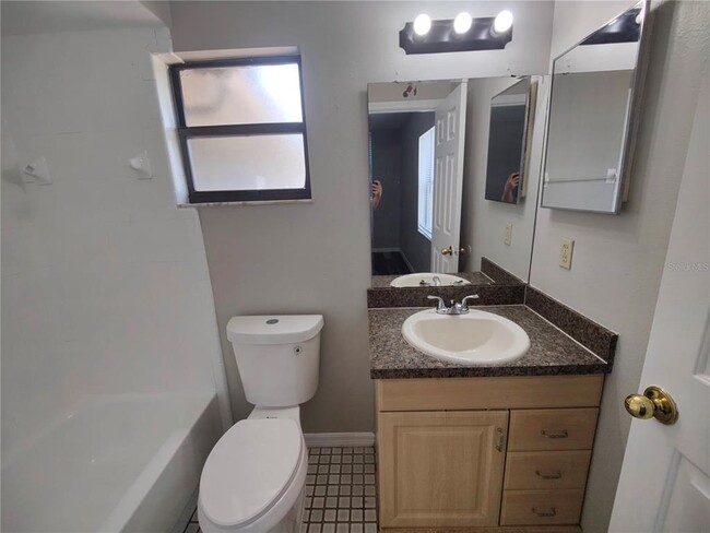 Building Photo - 759 Maderia Ct
